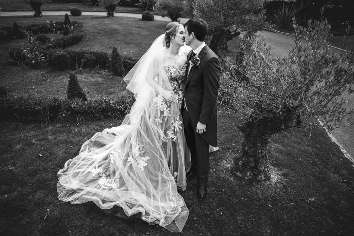 202-BOB08911-Guildford-Manor-Wedding-by-Sainte-Croix-Photography-Vicky-and-Sam